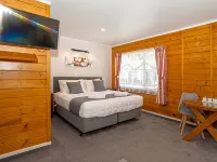 Tudor Park Motel Hotels near Gisborne Airport