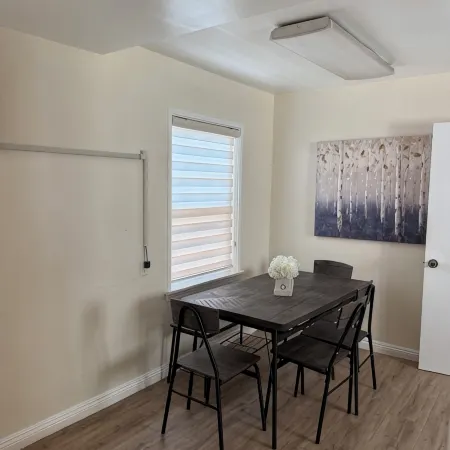 Stylish Burbank Getaway – Ensuite Baths + Prime Location!10 Mins to Universal!