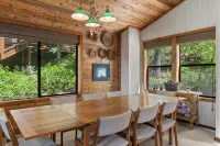 Spacious Donner Lakeview Home