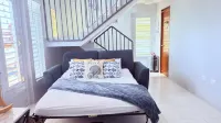 Cozy House with a Hot Tub, Solar Panels in the Stunning Beach area of Boquerón. - balcony