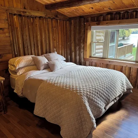 Awesome Log Cabin on the 1st Connecticut Lake!