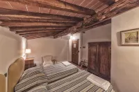 Relais Santa Cristina - Homestays