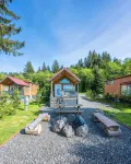 Rainforest Tiny Home Retreat: Boho