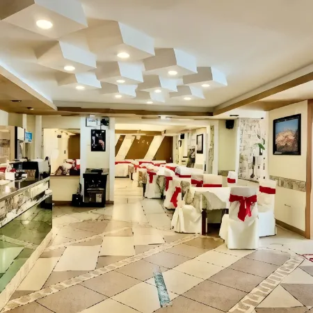 Kharaa Hotel & Restaurant