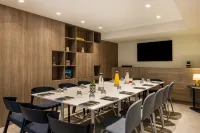 康城中心Staybridge Suites酒店，洲際旗下 - 停車場
