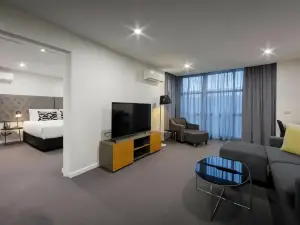 Avenue Hotel Canberra