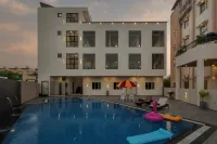Sun Stone Hotel & Club - Jawai - Pools
