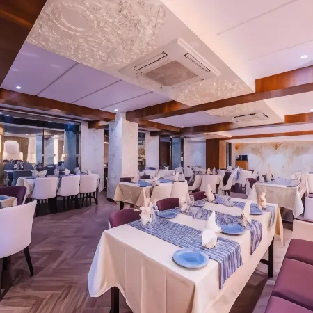 Grand Dhillon Hotel
