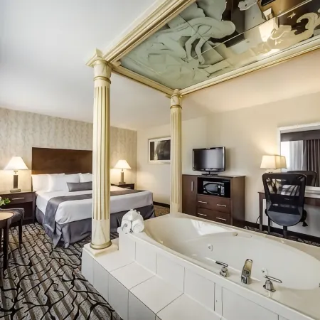 Monte Carlo Inn Oakville Suites