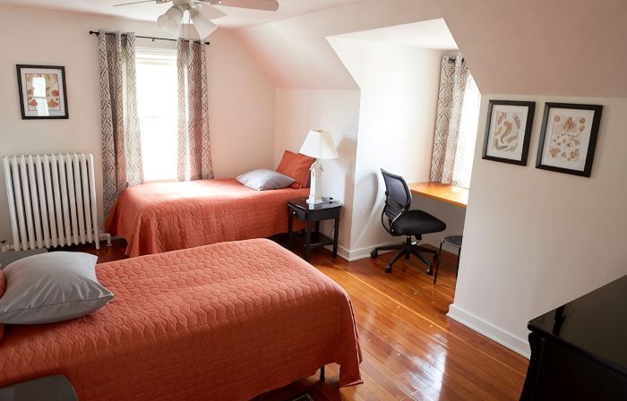 Two Bedroom airy modern apartment - Green Door