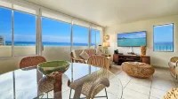 A Family Favorite on Hawaii's Gold Coast 11th Floor Oceanfront Condo - บังกะโล