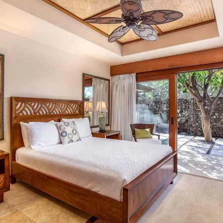 Ultra private oceanfront gated compound with pool & spa just minutes from town.