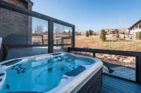 Family friendly 3 bdrm, hot tub, close to Canyons Village, interior designed - Wifi