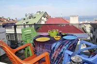 Yusra Suit Trabzon 尤斯拉套裝特拉布宗 - 山景
