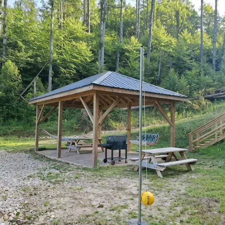 Lake Watauga FAMILY FUN, Sunny Lake Front Home  Private Dock  Water Toys WiFi