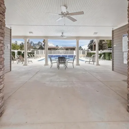 Upgraded condo close to Beach