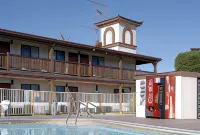 E-Z 8 Motel Newark - Spa