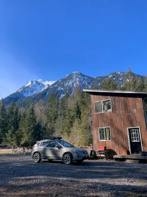 Cozy 40 Acre Homestead Cabin w/ 360 Views + Soaker Tub! - Alppimaja