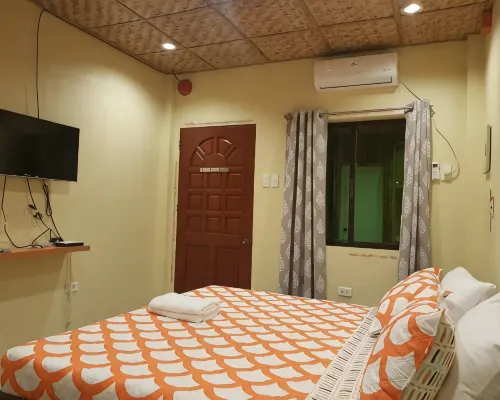 Ceazar's Place Hotels in Dauin