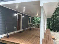 Cozy & Private Killington Ski House -  Hot Tub - 4 Min to Resort - 4Br/3BA - 발코니