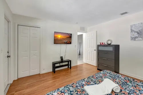 GREAT LOCATION, EAST DELRAY, back yard, pets - 2-Sterne
