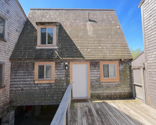 Quiet 2-Bed, 2-Bath Condo with Spacious Sundeck & Tennis Courts Hotels in Oak Bluffs