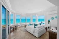 OCEANFRONT,  with spectacular infinity pool on Tar Bay.  An Exuma paradise. - Gym