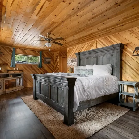 Dog Friendly, Fully Gated, Private Cabin by Fool Hollow Lake