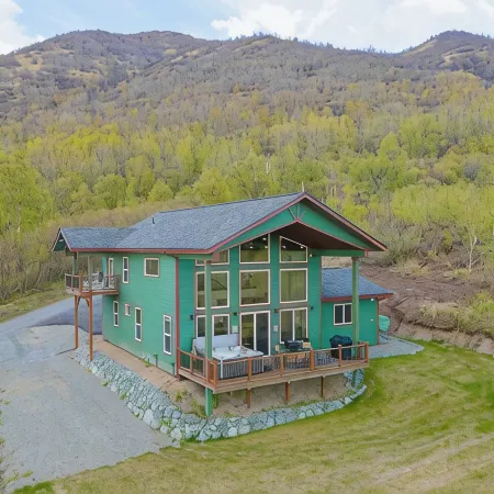 Private Retreat with Hot Tub & Views