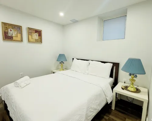 Comfort Quarters In Guelph! Your Cozy Home Away From Home. 궬프 호텔