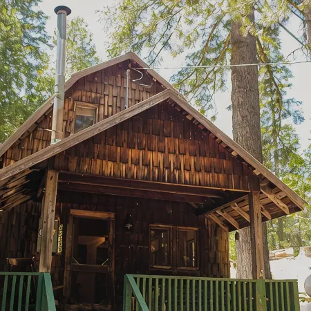 Redwood Grove Cabin inside Kings Canyon and Sequoia National Park
