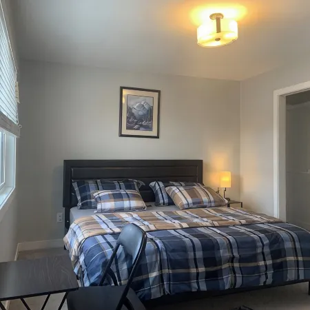 Exquisite 3 BR Villa with Double Garage-King Bed