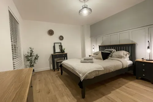 Harbourside, Luxury Two Bedroom Townhouse with Bike store – Sleeps 6