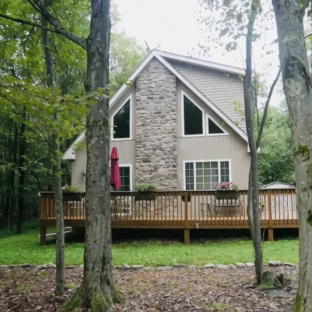Cozy Poconos Chalet - w/Hot Tub, Sauna, & Lake Access!