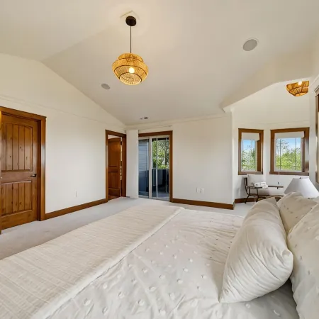 Large luxury home!  Views!  Hot tub!  Game room!  EV charger! Pool table! Grill!