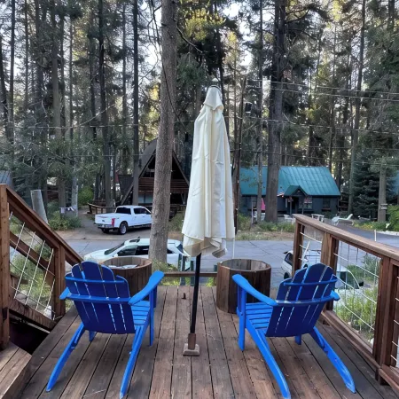 Cabin walking distance to Donner Lake