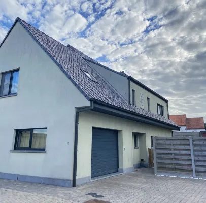 Vacation apartment with garden 1.5 km from the sea. - WiFi