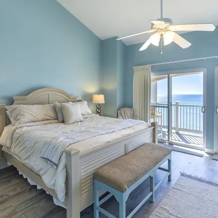 Expansive view of gulf from 2 balconies on private beach - steps from the sand!