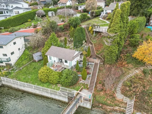 Beach Front Retreat :Private Beach and Dock Access, Hot Tub, BBQ &Free Kayaks! - 精品