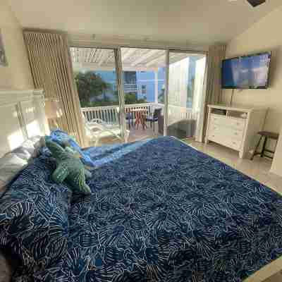Seven Mile Beach, Cayman Grand 32, 2 bd/2bth condo w/pool at Island Pine Villas Rooms