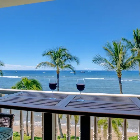 Romantic Oceanfront Condo at Lahaina Shores with Sweeping Ocean Views