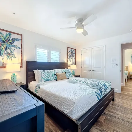 Island Vibes Beach House~ 4 Min. Walk 2 Beach • Heated Pool • King Beds