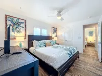 Island Vibes Beach House~ 4 Min. Walk 2 Beach • Heated Pool • King Beds - 3성급