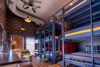 Luxury Lakeside Penthouse Lodge with Boatslip and Bunk Room!