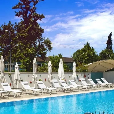 Yalova Lova Hotel & Spa Yalova Отели рядом с достопримечательностью «Стадион им. Ататюрка»
