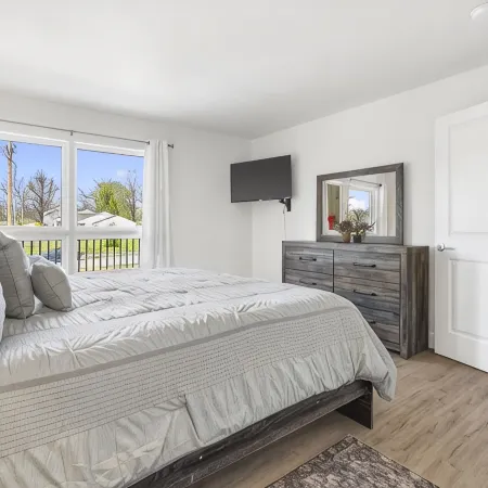 Suite As Honey: Walk to Landing-2 King Suites-Pools & Gym