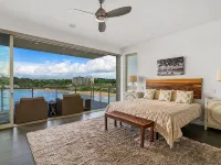 Modern Oceanfront Resort Living. Luxury Oceanfront Bedroom Suites. Sleeps 10! カラパキビーチ周辺のホテル