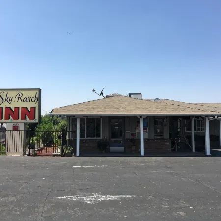 Sky Ranch Inn
