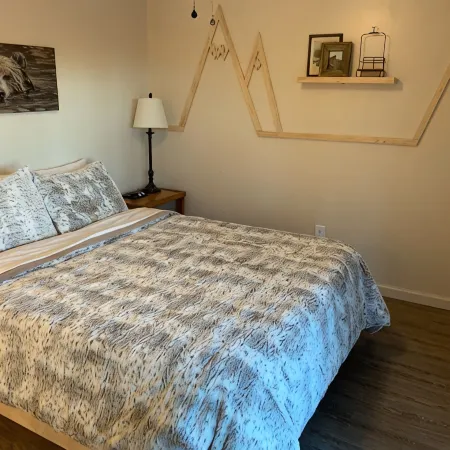 Welcome to Mt. Chillmore.  Walking Distance to the Ski Resort!