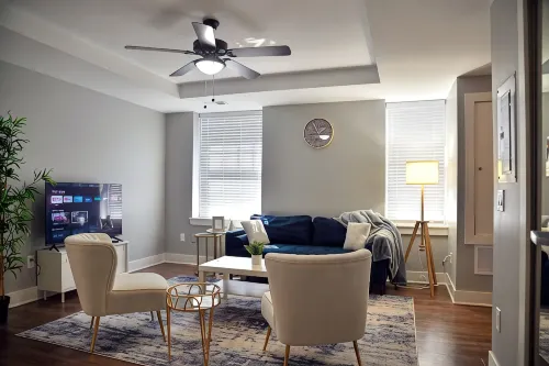 Cozy 2-Bedroom Apartment Minutes from Downtown - Condos